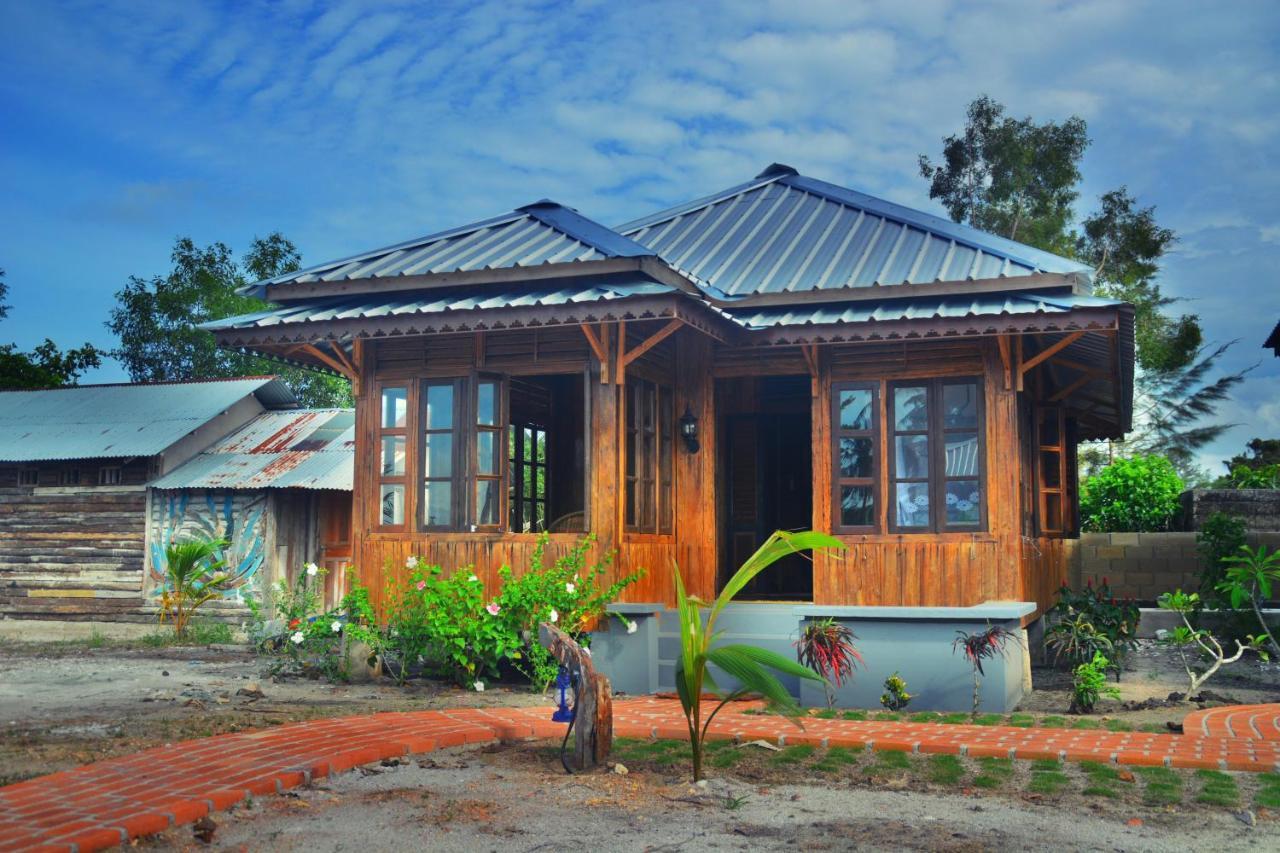 รอค แอนด์ เรค ไดฟ์ รีสอร์ต Hotel Tanjungbinga ภายนอก รูปภาพ
