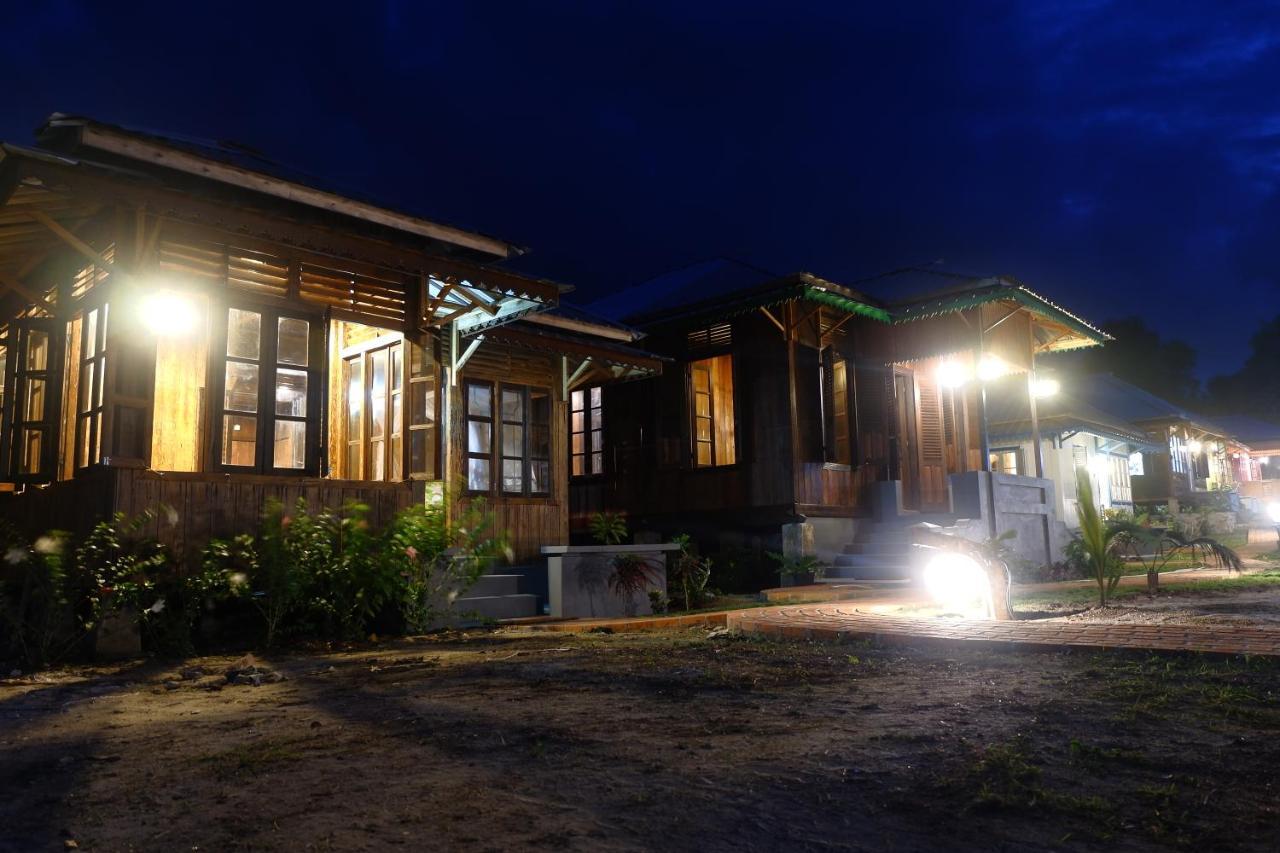 รอค แอนด์ เรค ไดฟ์ รีสอร์ต Hotel Tanjungbinga ภายนอก รูปภาพ