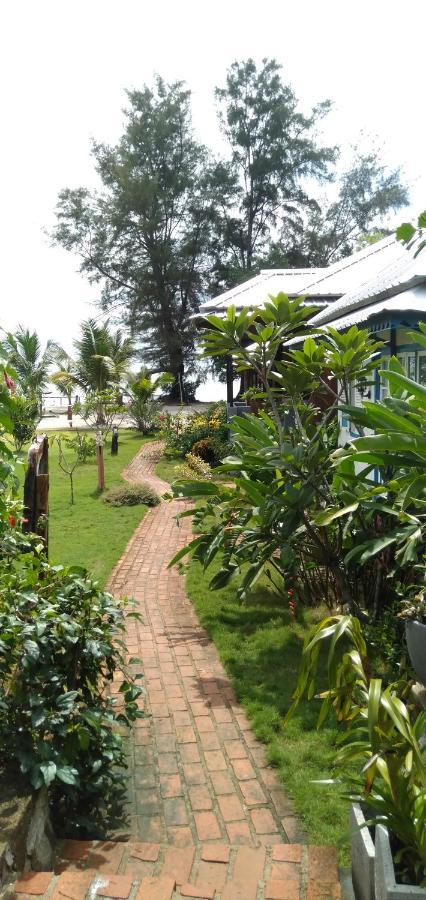 รอค แอนด์ เรค ไดฟ์ รีสอร์ต Hotel Tanjungbinga ภายนอก รูปภาพ