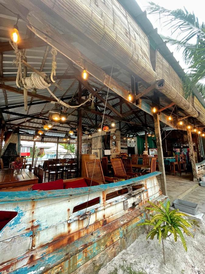 รอค แอนด์ เรค ไดฟ์ รีสอร์ต Hotel Tanjungbinga ภายนอก รูปภาพ